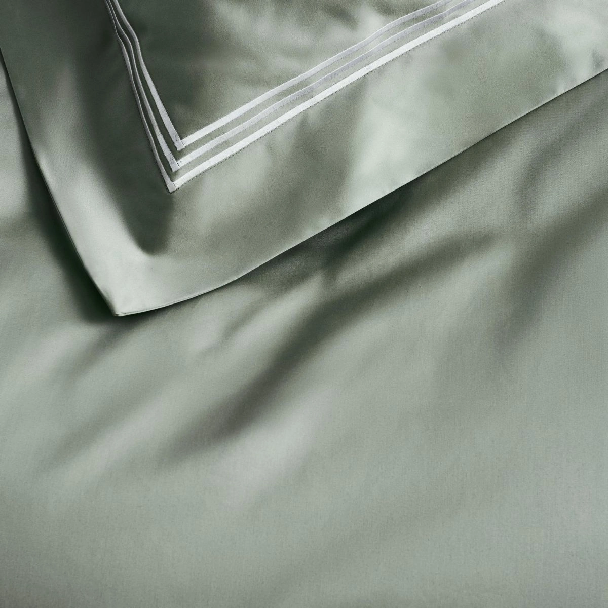 1200TC Palais Lux Dew Quilt Cover by Sheridan