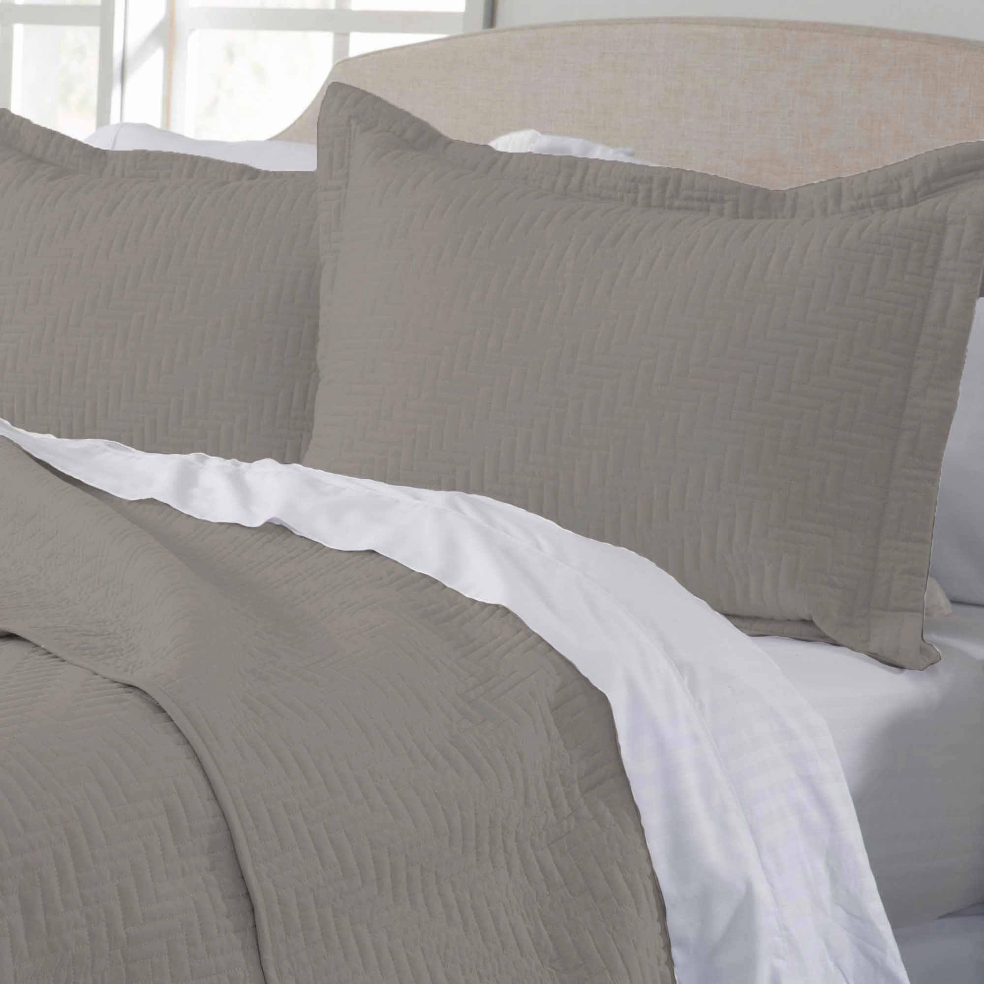 3-Piece Herringbone Stitched Quilt - Louise Collection