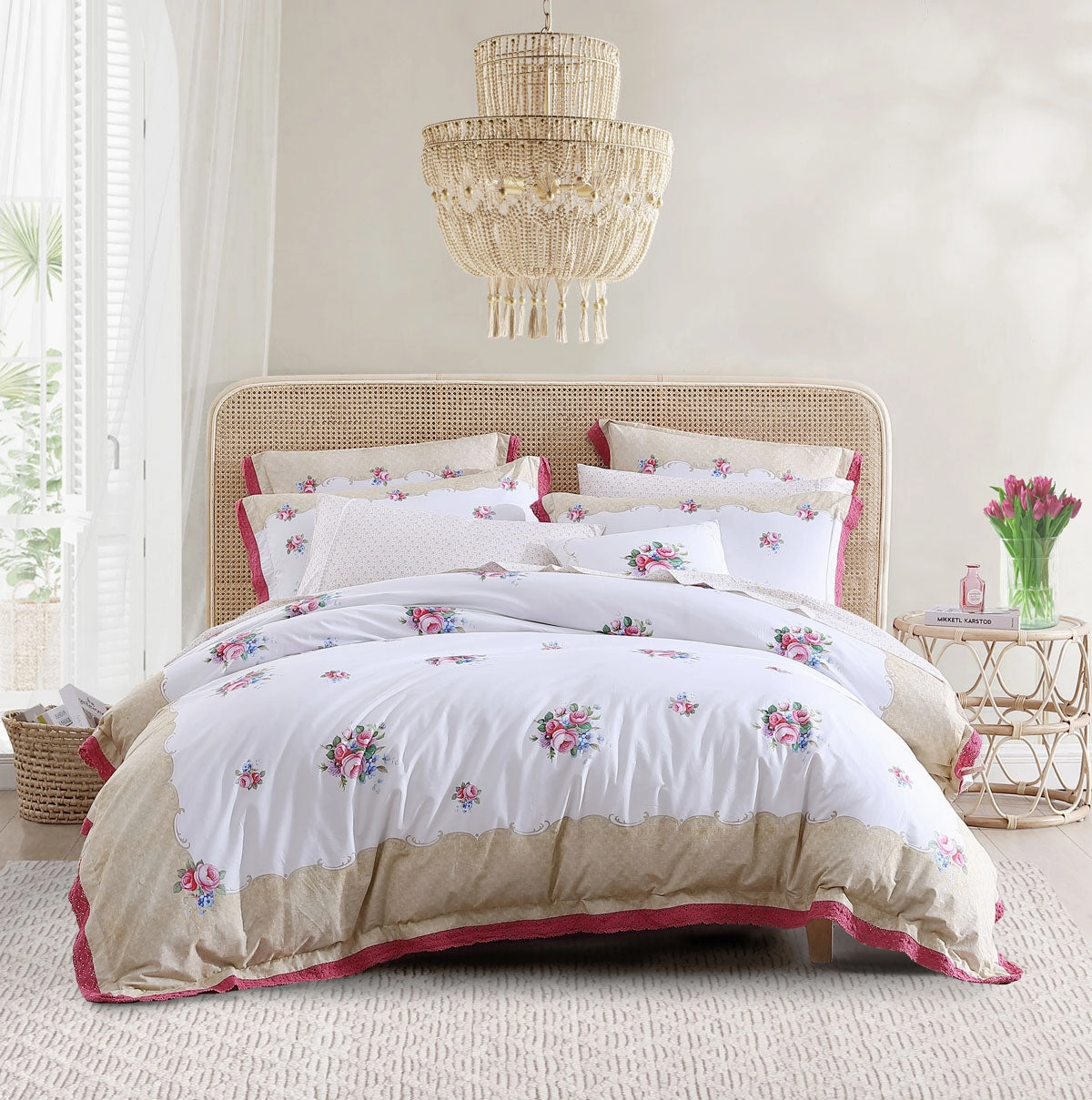 Bouquet Scroll Cushion 45 x 45 cm by Royal Albert