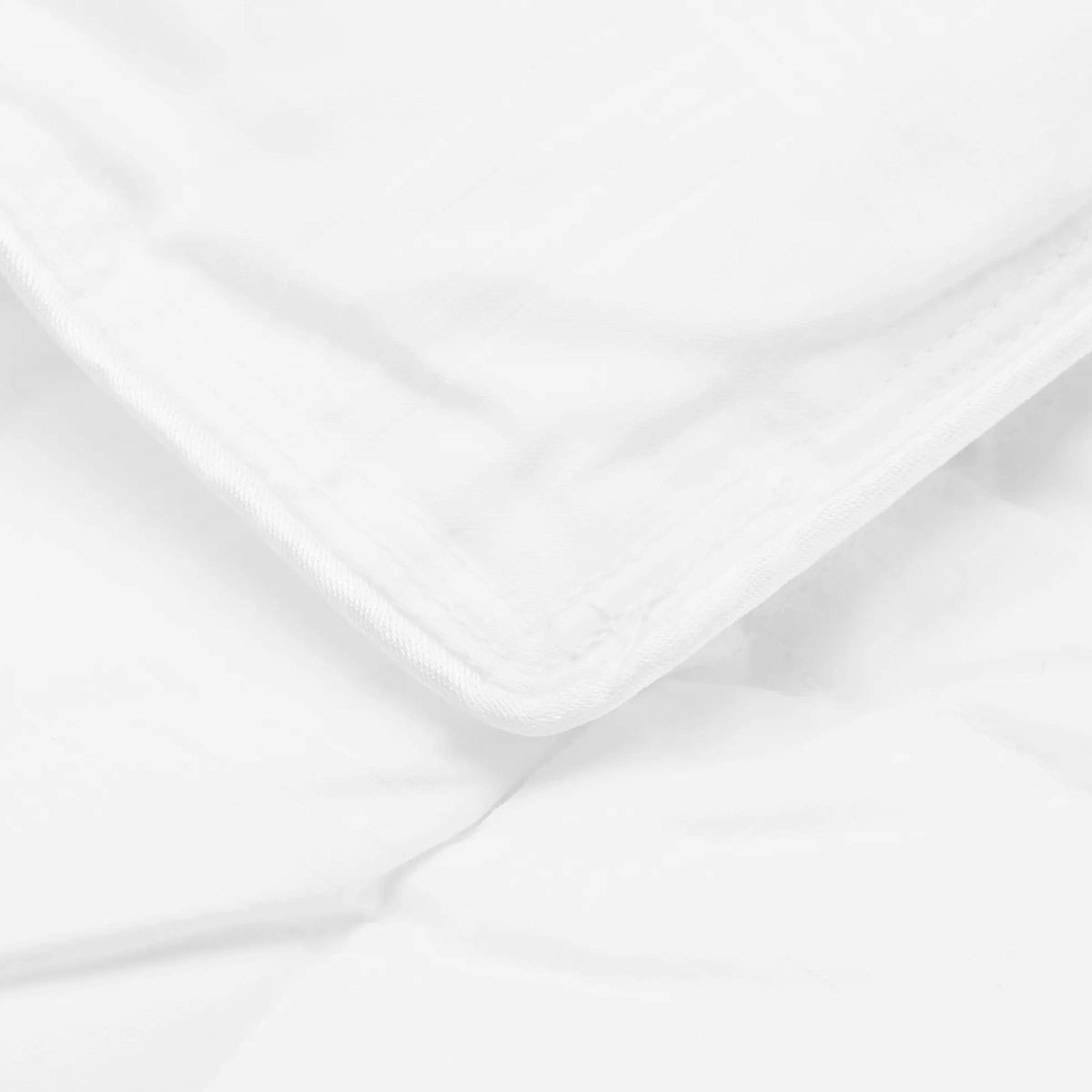 Classique White Duck Down Quilt by Downia