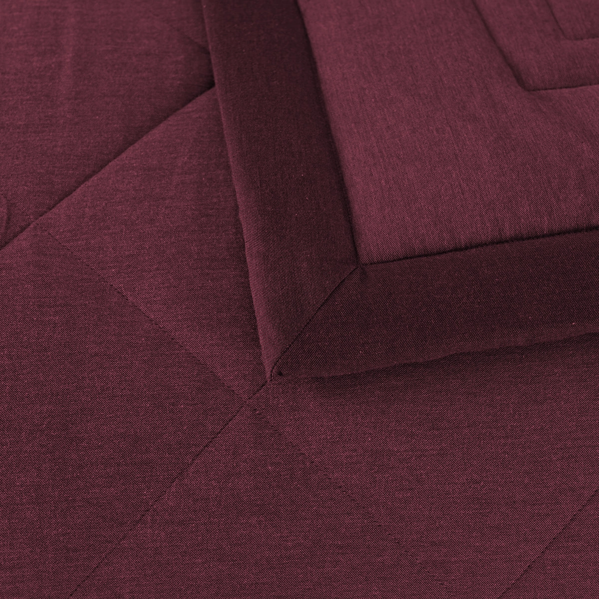 Cotsmere Emmie Light Weight Extreame Winter Quilt Red
