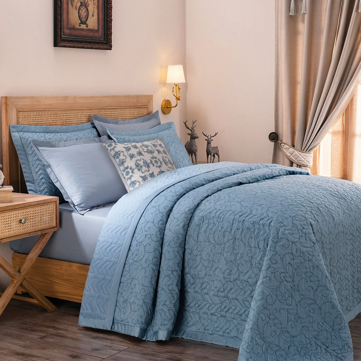 Exotic Heritage Leafy Swirl Blue 8PC Quilt/Quilted Bed Cover Set