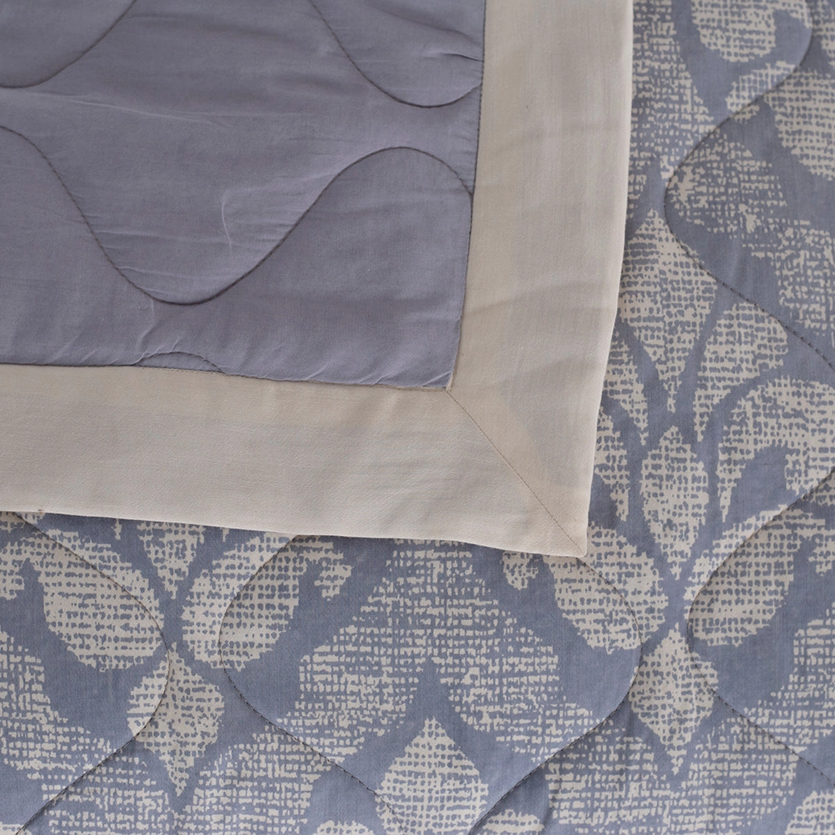 Folklore Transition Diamond Festivity Summer AC Quilt/Quilted Bed Cover/Comforter Blue