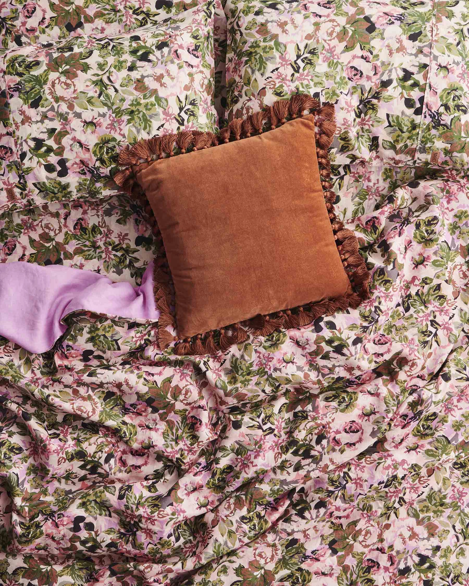 Garden Path Floral Linen Quilt Cover (US)
