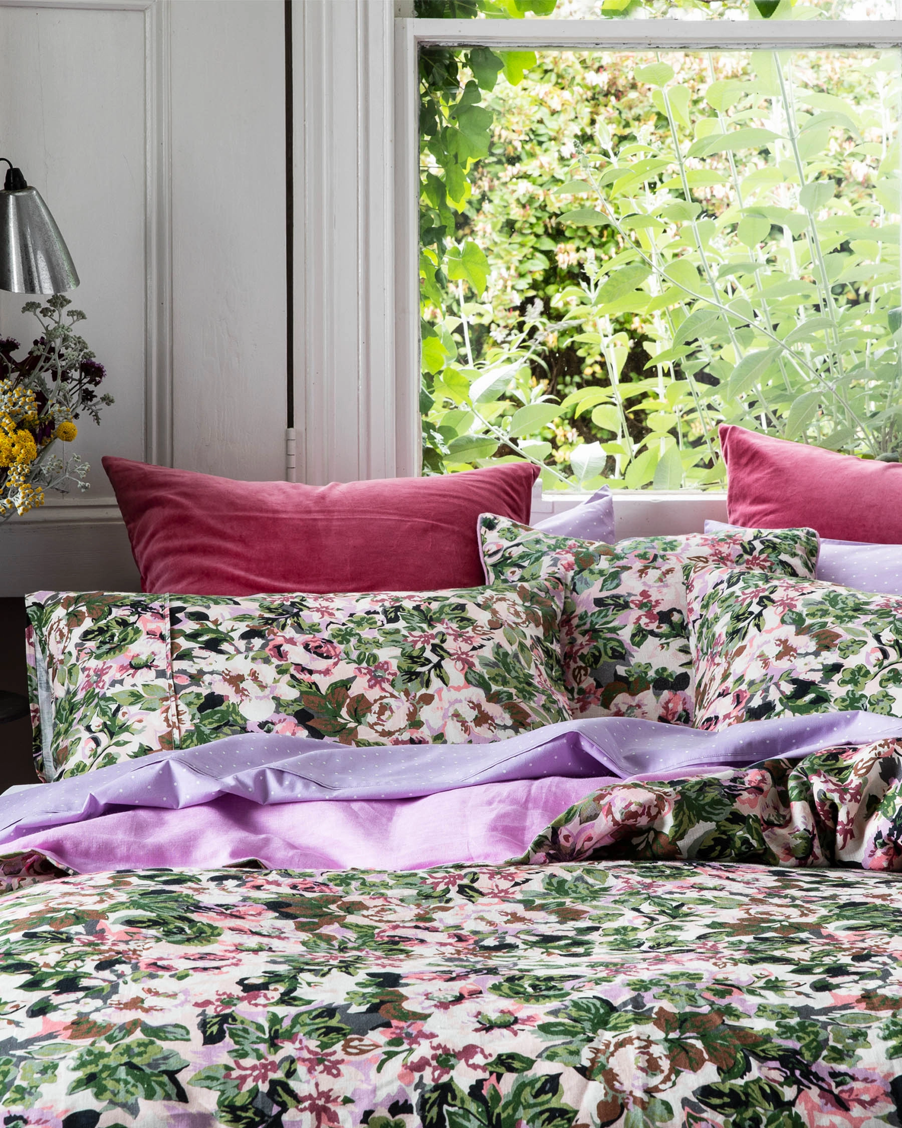 Garden Path Floral Linen Quilt Cover (US)