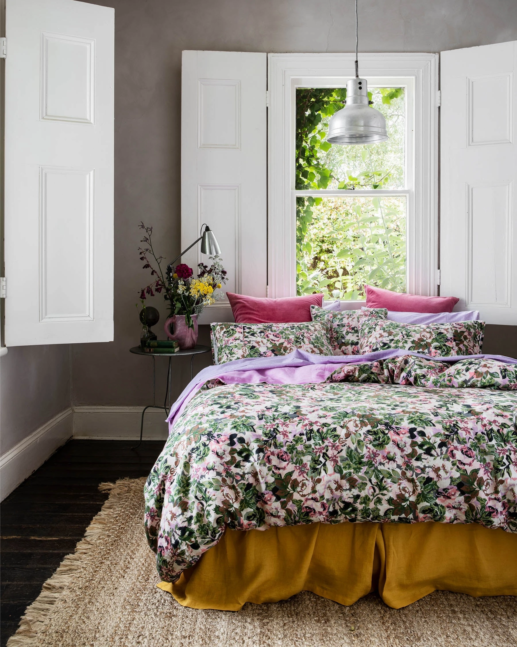 Garden Path Floral Linen Quilt Cover (US)