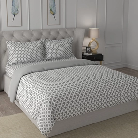 Hermosa Exotic Bouquet Elaine Grey Quilt