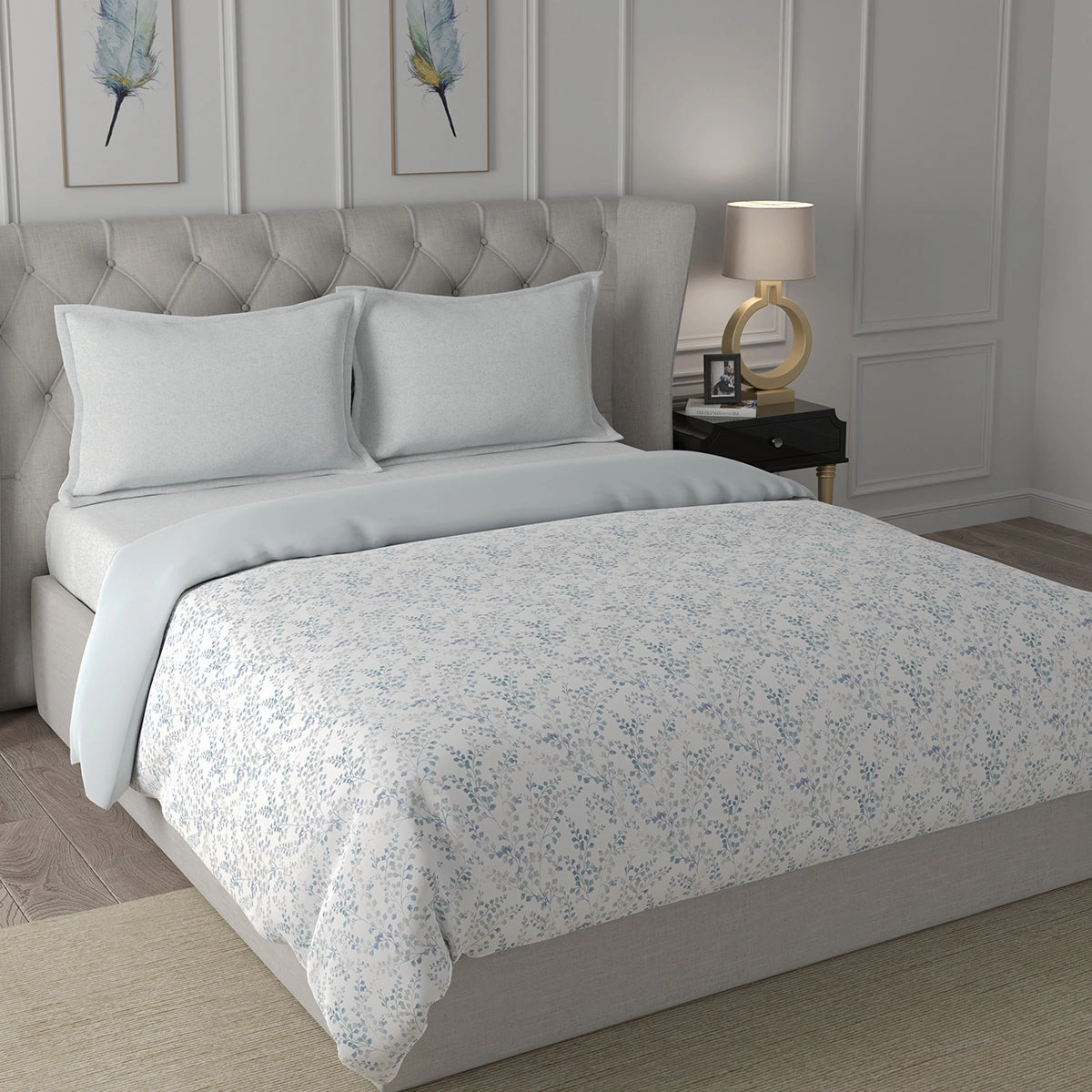 Hermosa Exotic Bouquet Foliage Blue Quilt