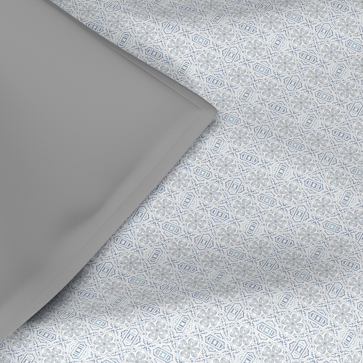Hermosa Exotic Bouquet Kallie Blue Quilt