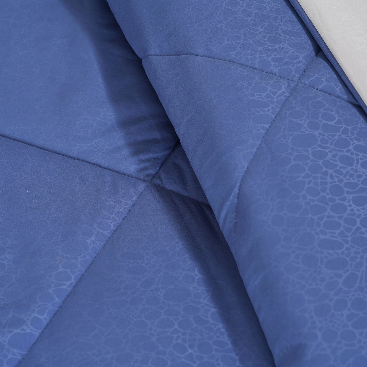 Hermosa Glister Pebble Blue 150GSM Reversible Summer AC Quilt