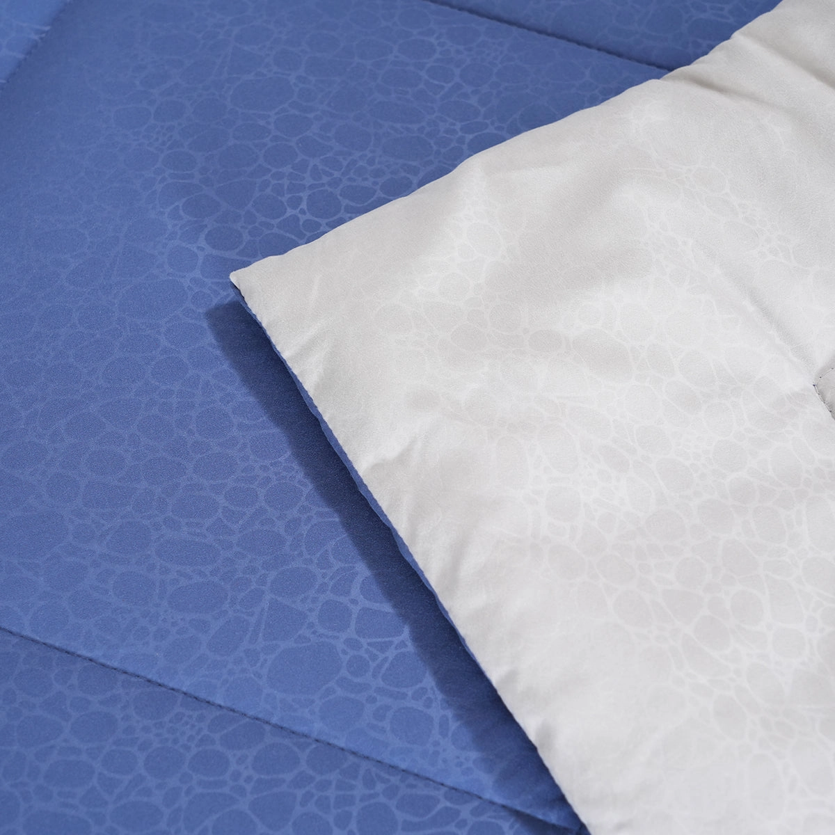Hermosa Glister Pebble Blue 150GSM Reversible Summer AC Quilt