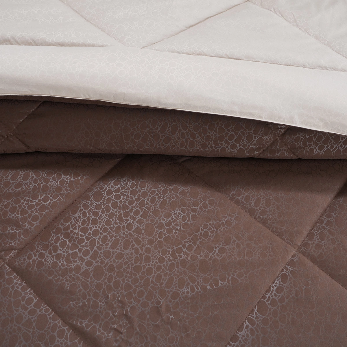 Hermosa Glister Pebble Brown 250GSM Reversible Winter Quilt