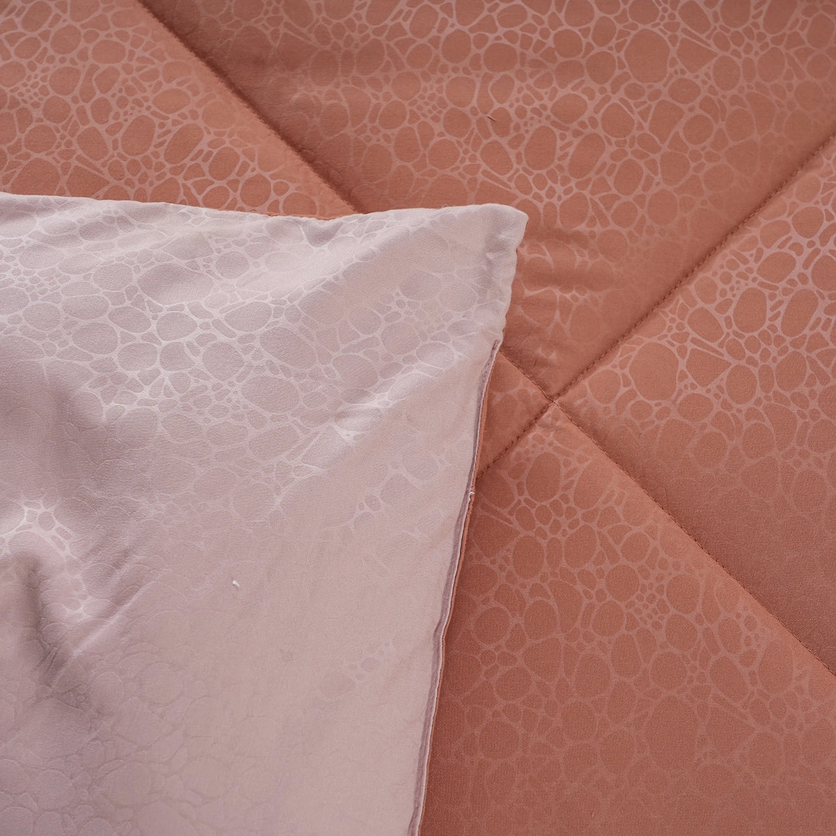 Hermosa Glister Pebble Rust 250GSM Reversible Winter Quilt