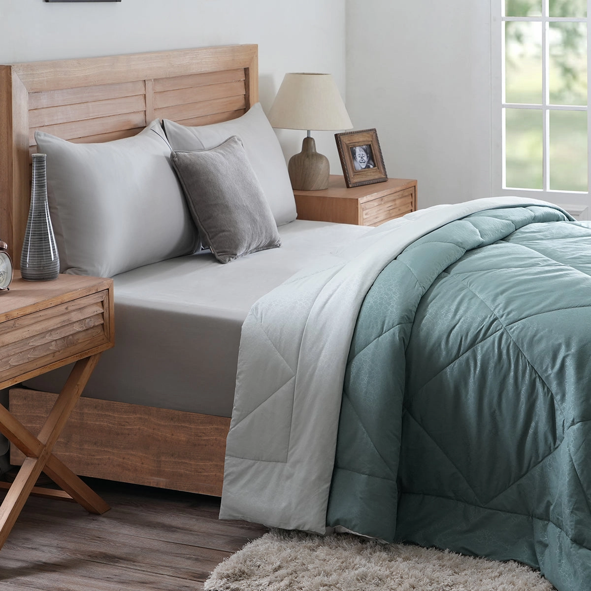 Hermosa Glister Pebble Teal Mint Quilt