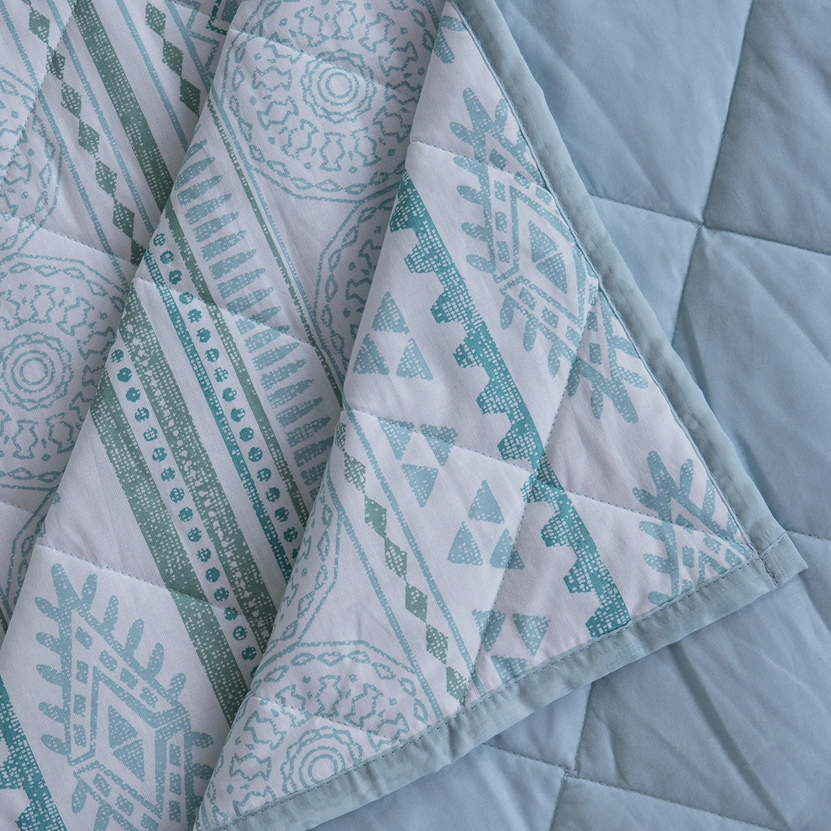 Hermosa Sensory Bloom Allegra Quilt Blue
