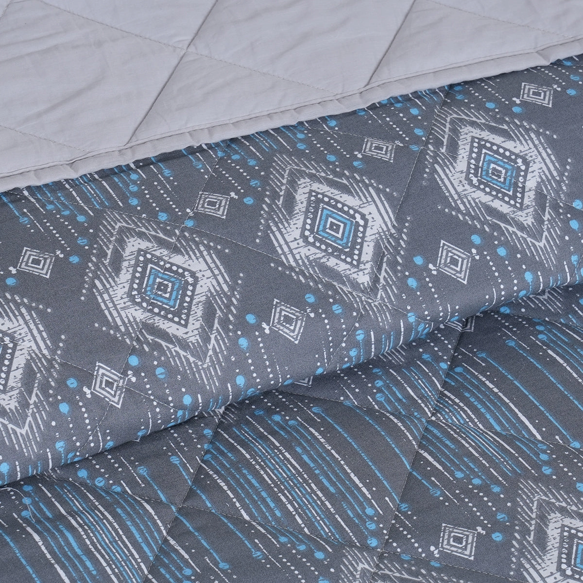 Hermosa Sensory Bloom Gareth Quilt Blue