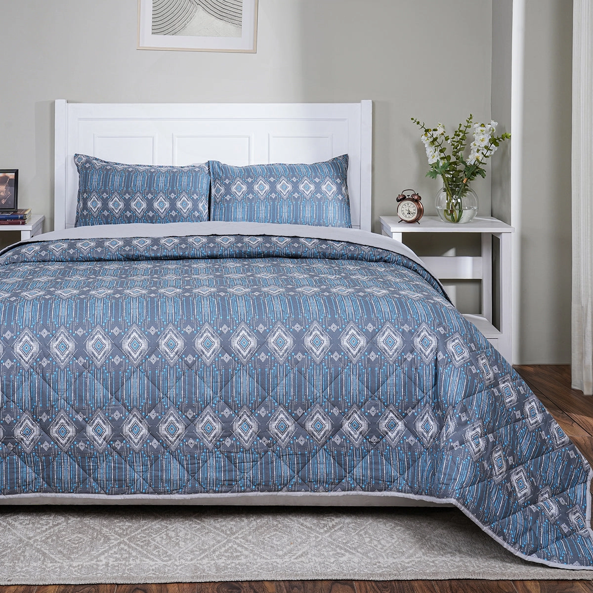 Hermosa Sensory Bloom Gareth Quilt Blue