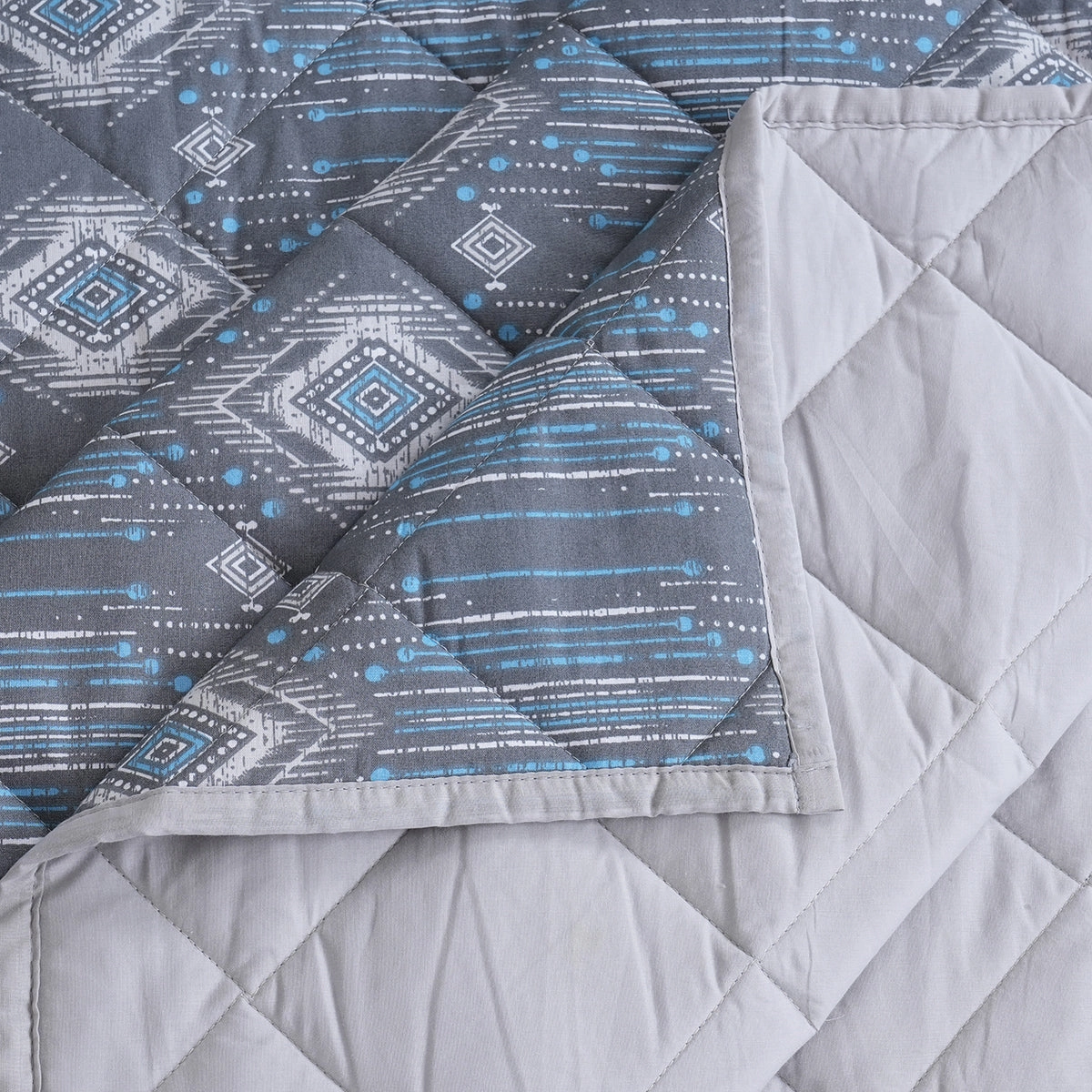 Hermosa Sensory Bloom Gareth Quilt Blue