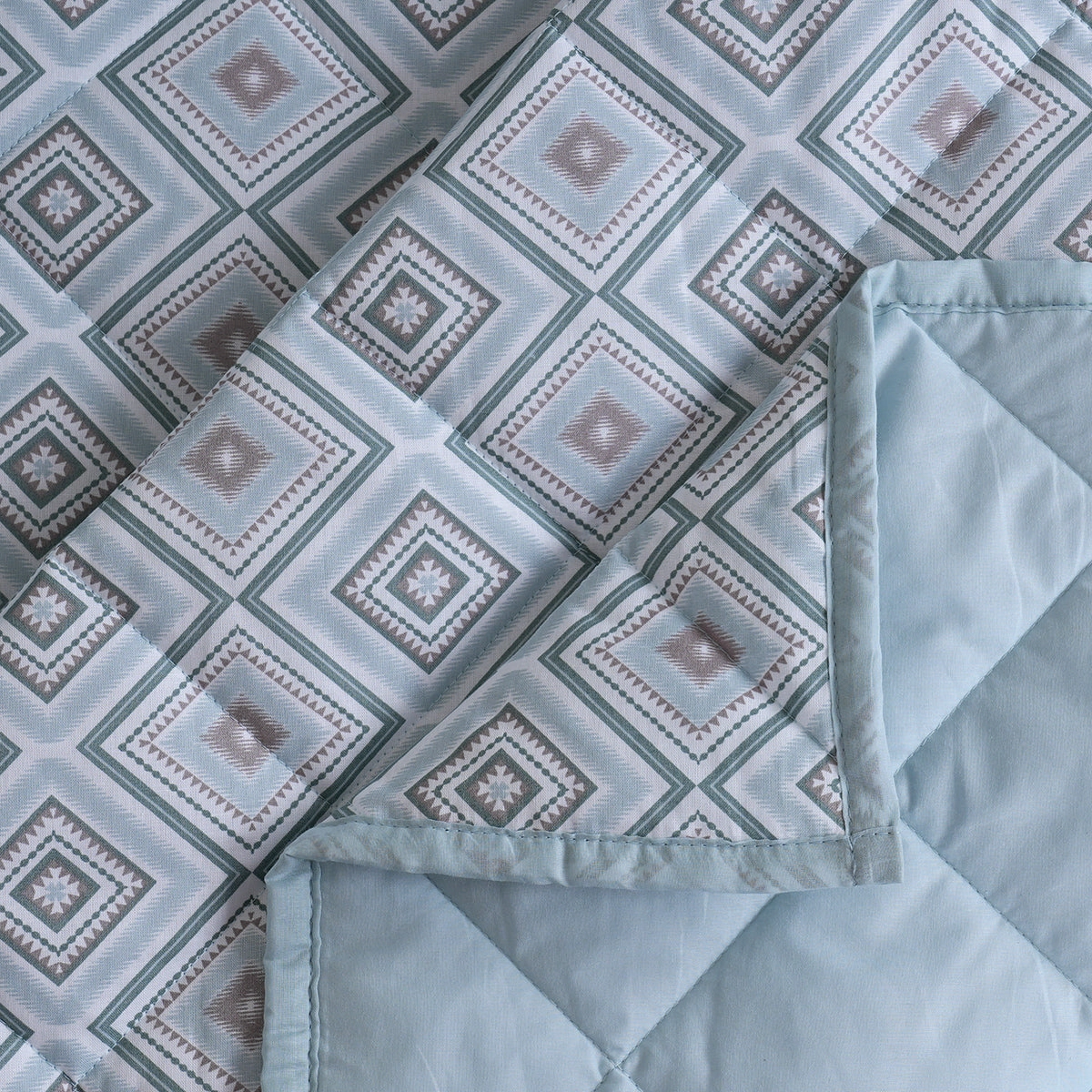 Hermosa Sensory Bloom Jude Quilt Blue