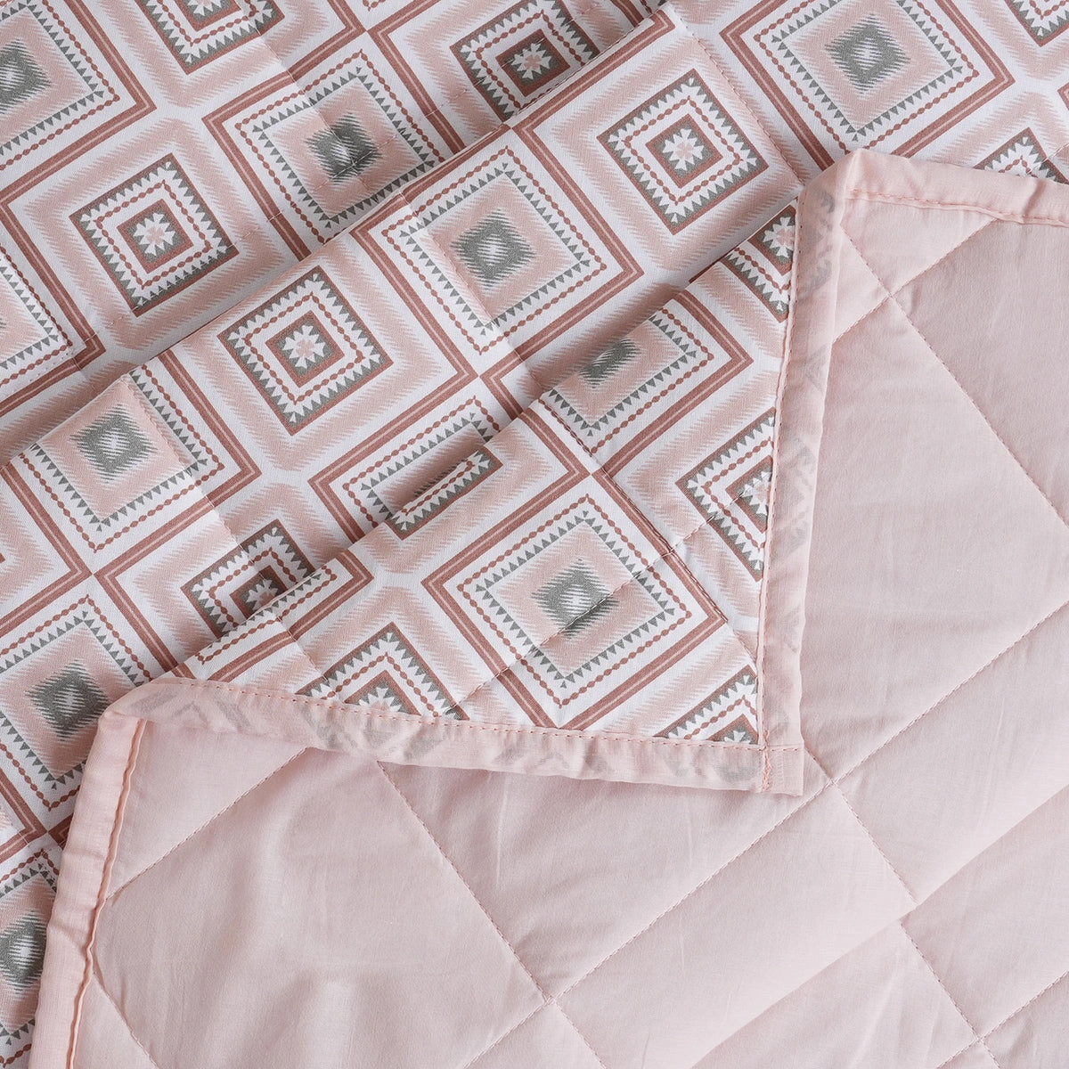 Hermosa Sensory Bloom Jude Quilt Peach