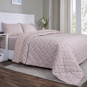 Hermosa Sensory Bloom Jude Quilt Peach