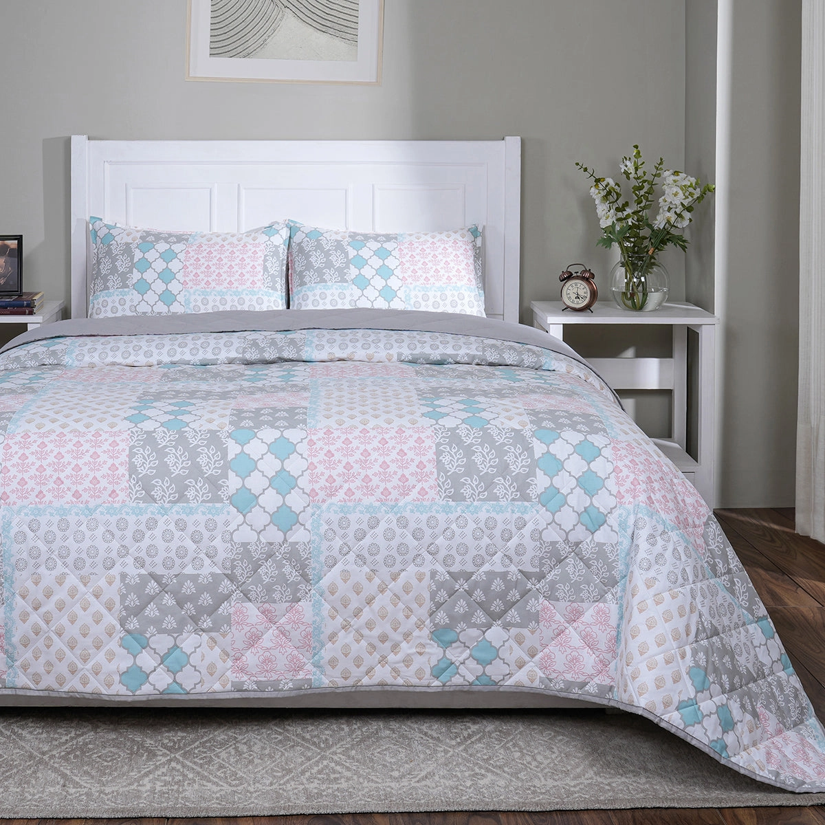 Hermosa Sensory Bloom Lennon Quilt Blue