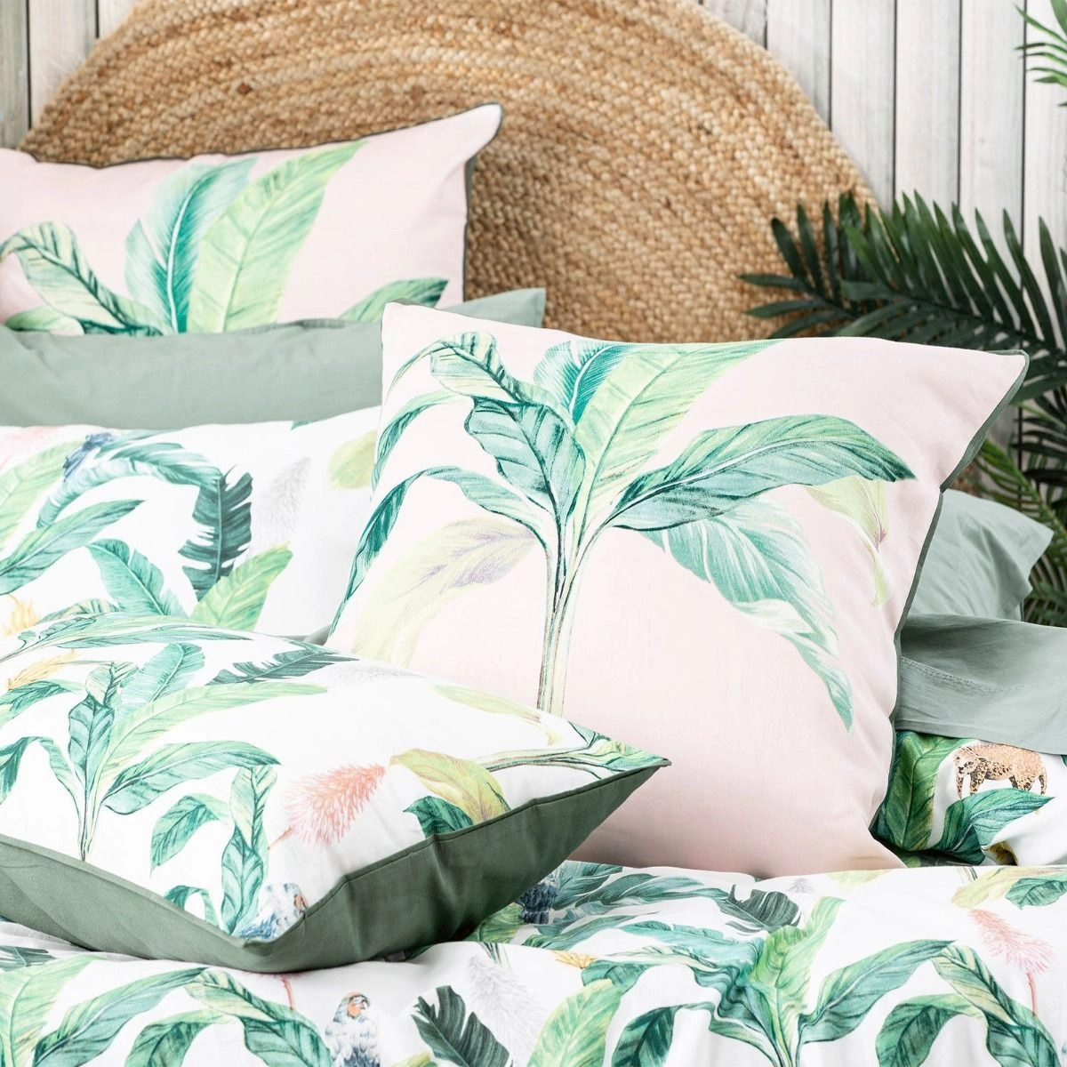 Livia Quilt Cover Set by Renee Taylor