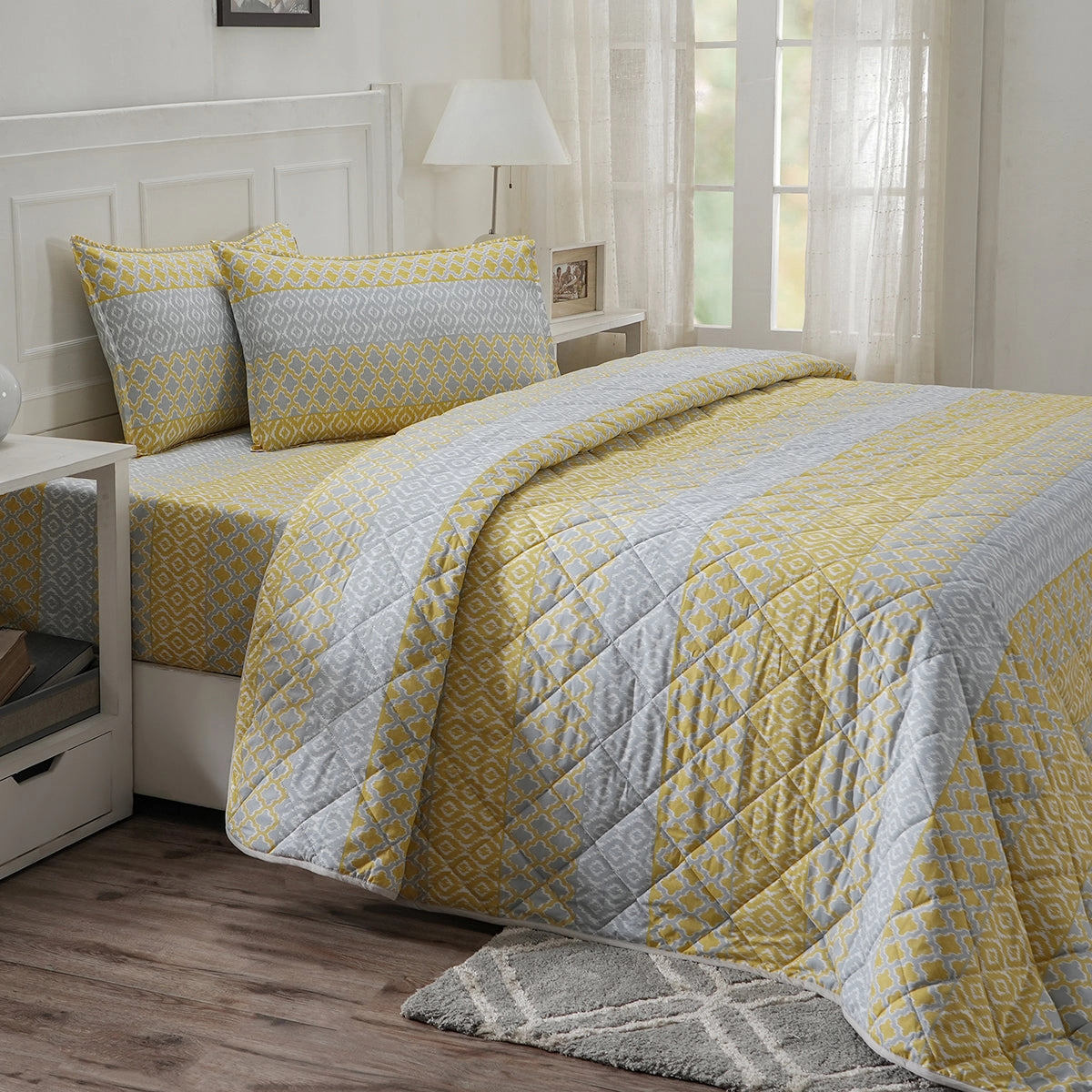 Optimist Bloom Multi Ikat 4PC Quilt/Quilted Bed Cover Set