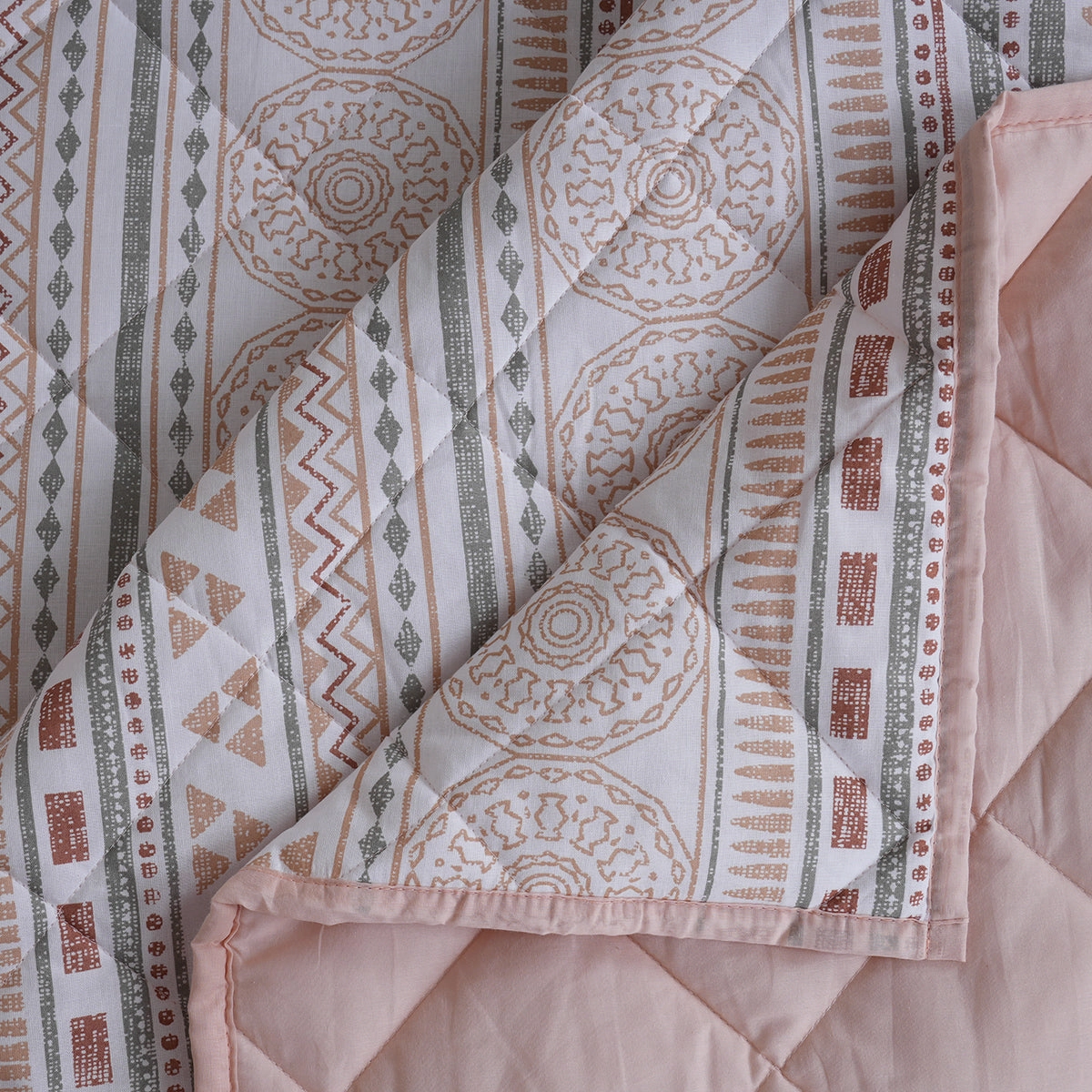 Sensory Bloom Allegra 4 pcs Peach Quilt Set