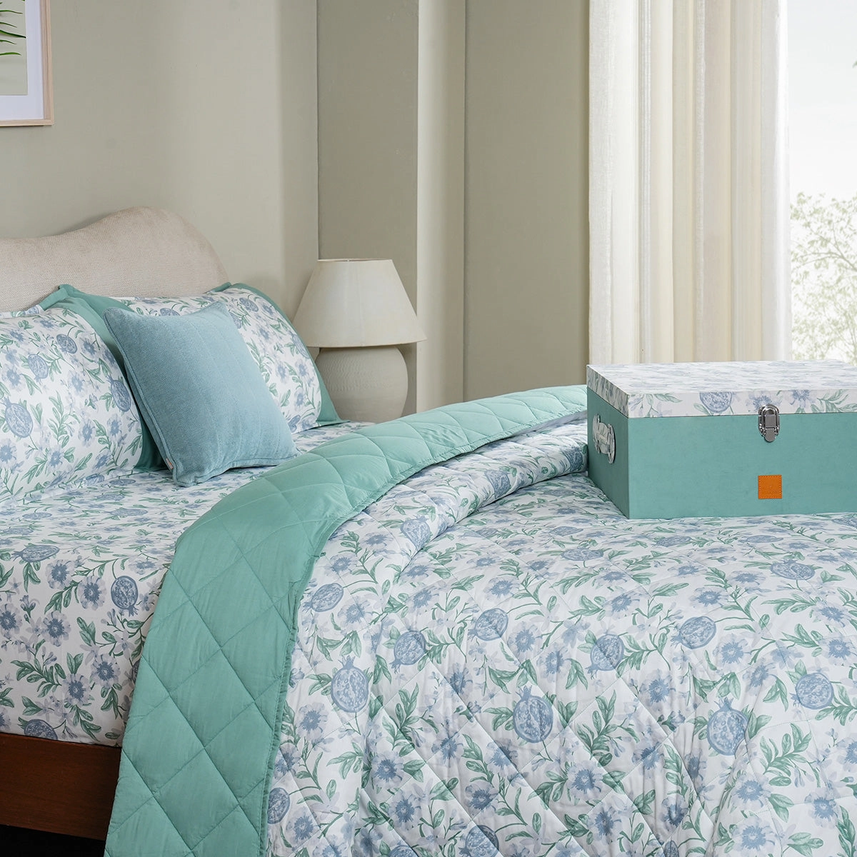 Sensory Bloom Blooming Petals 4 pcs Blue Quilt Set