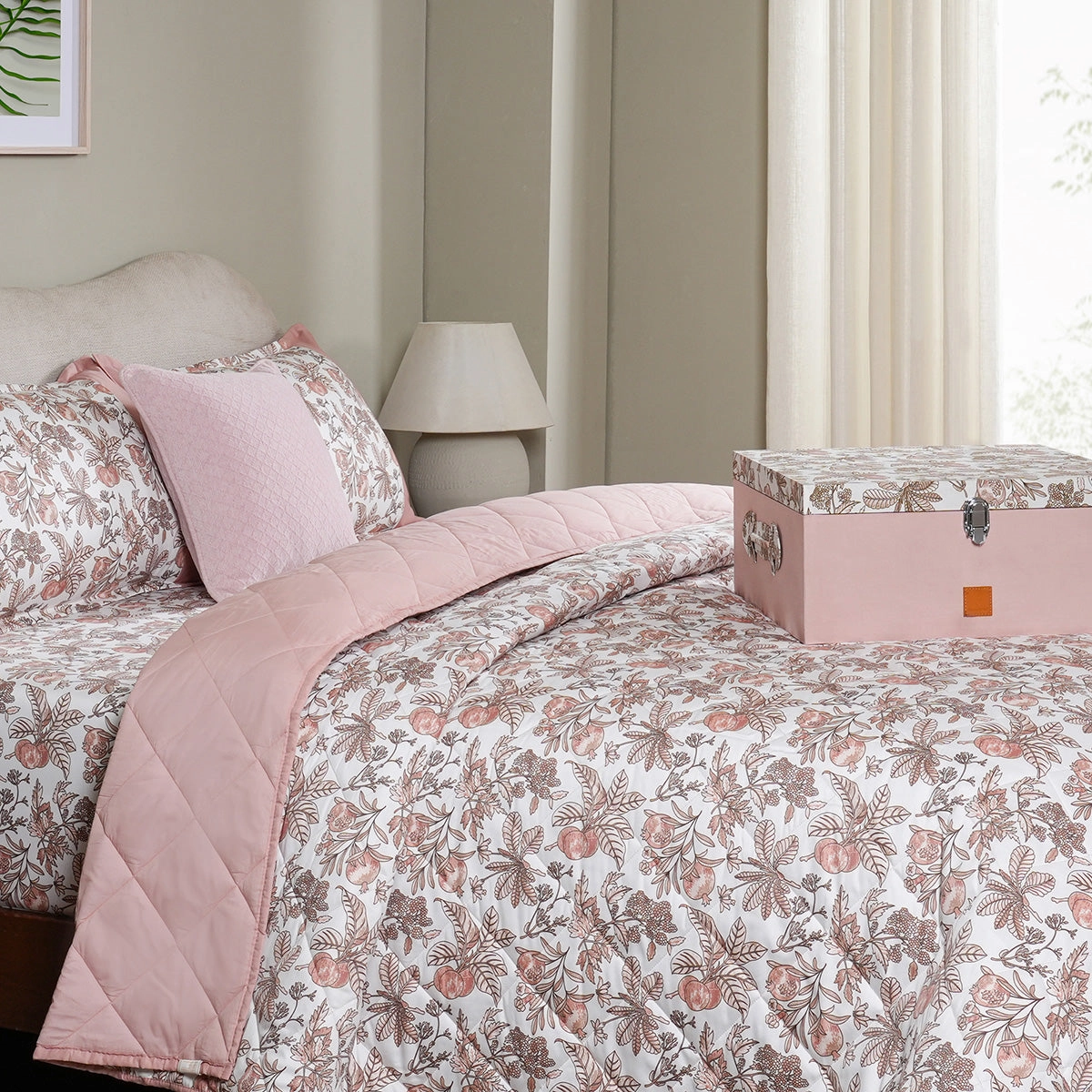 Sensory Bloom Fruity Foliage 4 pcs Pink Quilt Set