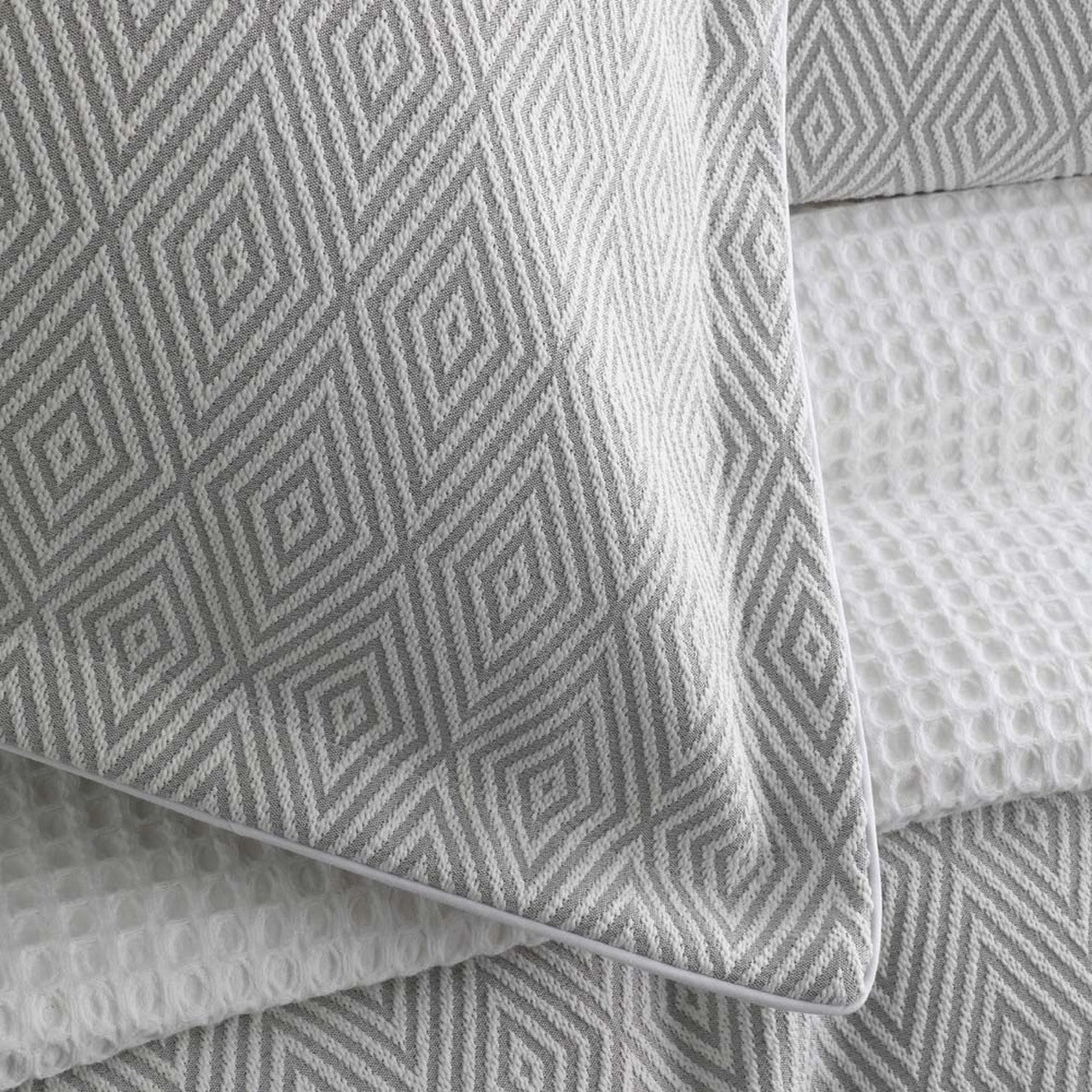 Taite Silver Quilt Cover Set By Private Collection