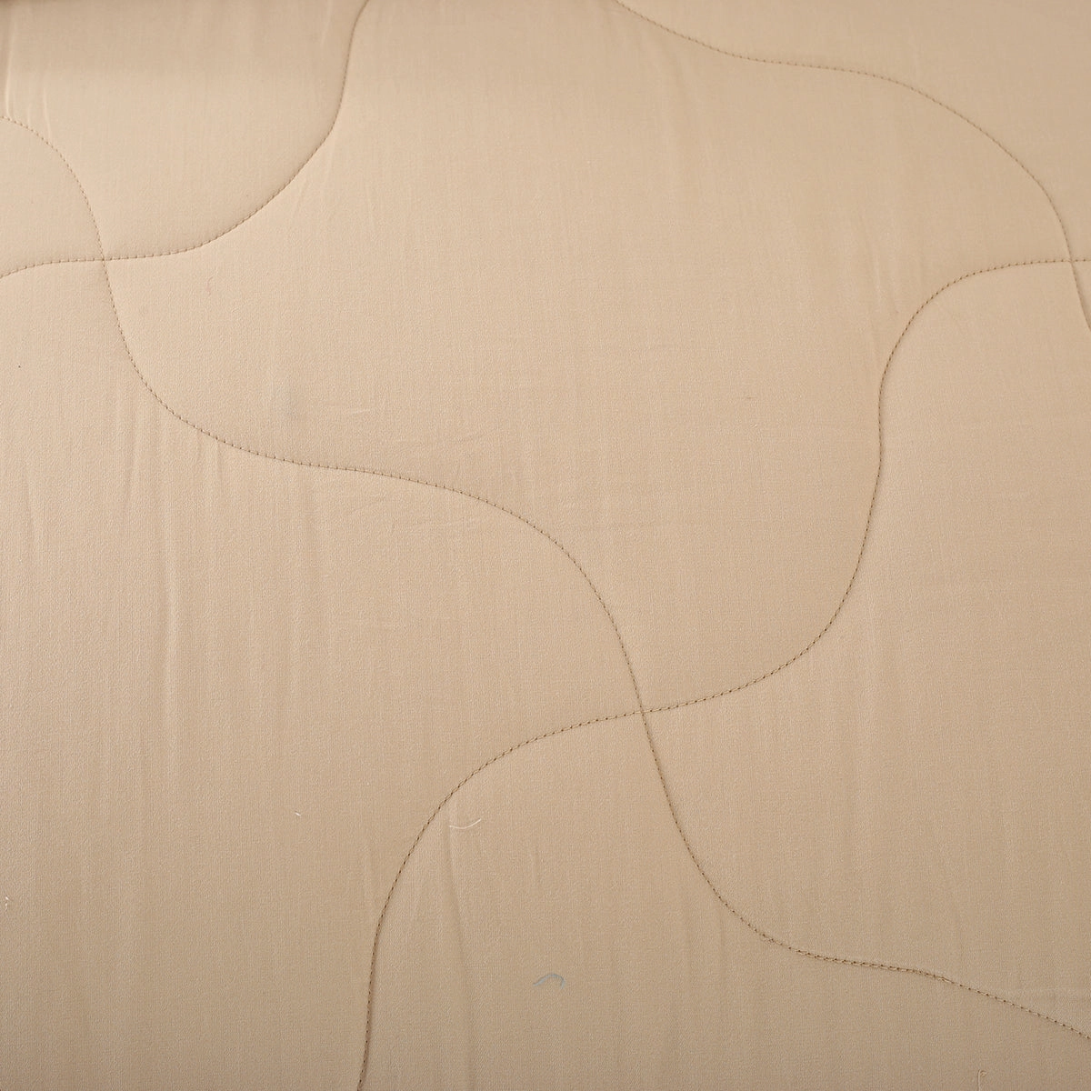 Vincent Light Weight Winter Quilt Marzipan/Simply Taupe